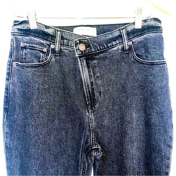 Abercrombie & Fitch The 90s Slim Straight
Ultra High Rise Jeans - Picture 10 of 15